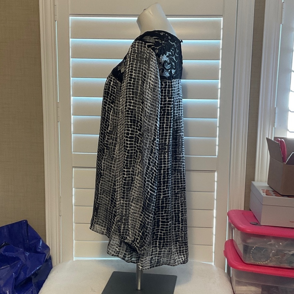 Alyx Black and White Patterned Blouse - Picture 5 of 8
